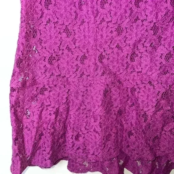 CABI LACE SLEEVELESS BLOUSE PEPLUM STYLE SIZE MEDIUM FUCHSIA IN COLOR - Picture 6 of 10